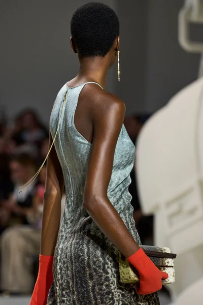 Look 62